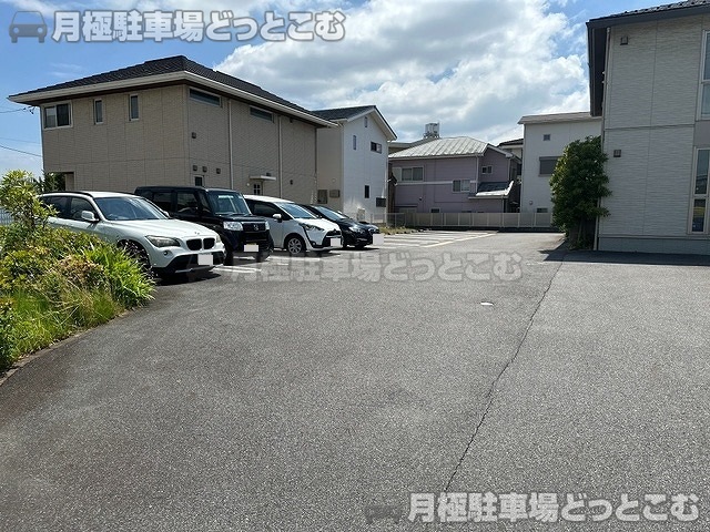 岡崎市牧御堂町字炭焼2-1の月極駐車場3