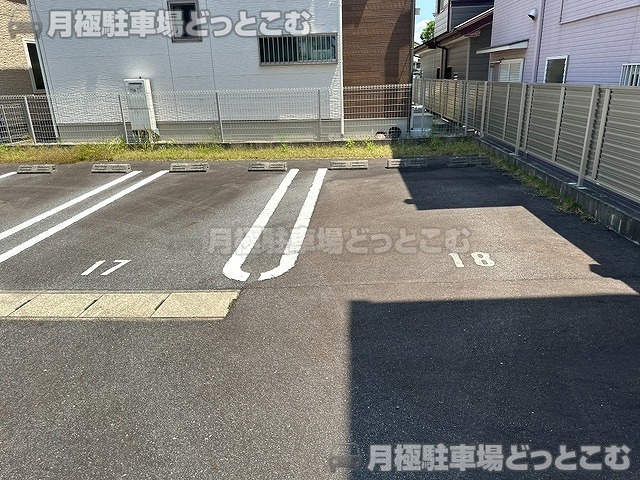 岡崎市牧御堂町字炭焼2-1の月極駐車場6