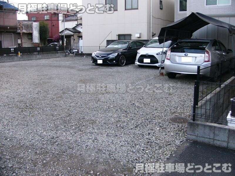 鴻巣市本町4丁目9番5号の月極駐車場2