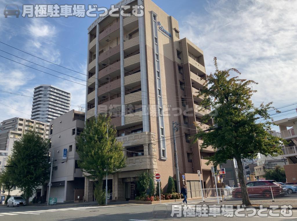 名古屋市千種区内山3丁目21-15の月極駐車場3