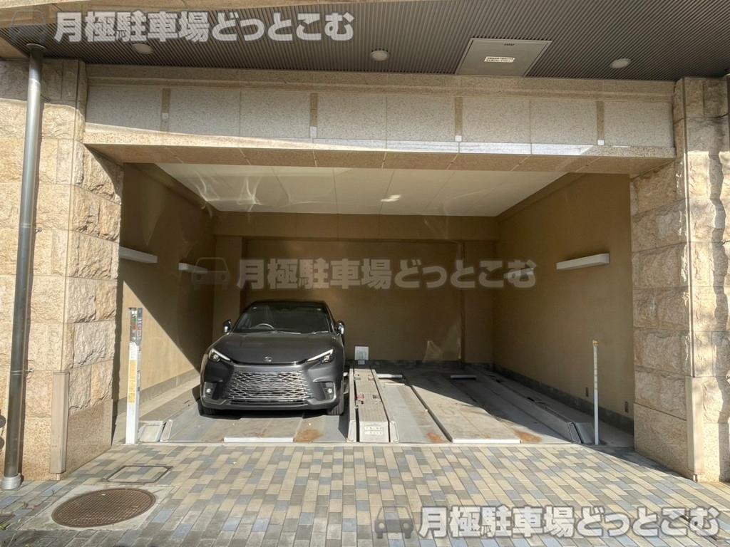 名古屋市千種区内山3丁目21-15の月極駐車場4