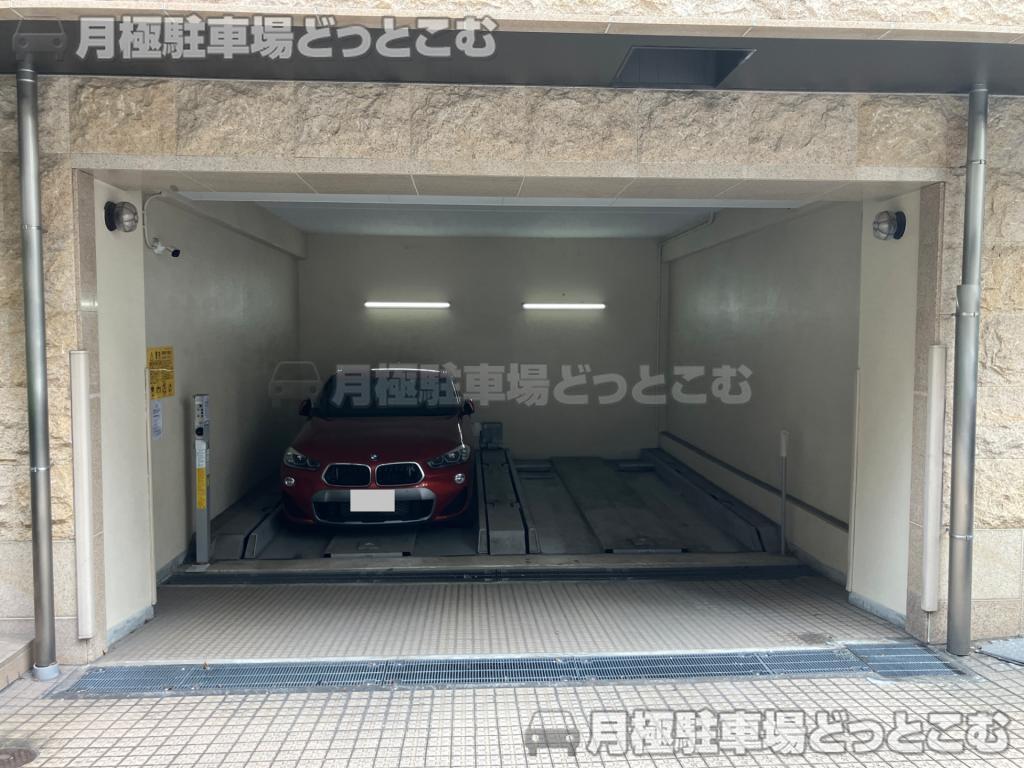 大阪市中央区南久宝寺町1丁目10-13の月極駐車場7