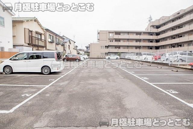 大阪狭山市狭山4丁目2495-1の月極駐車場2