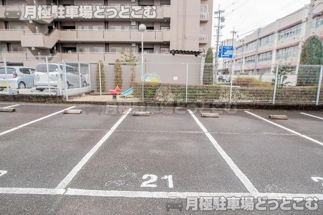 大阪狭山市狭山4丁目2495-1の月極駐車場3