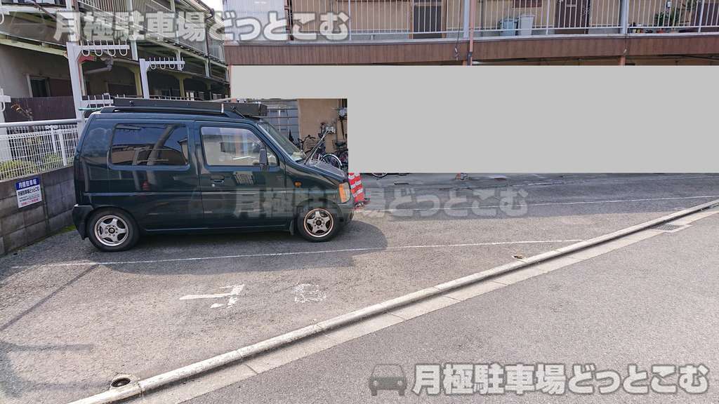 松原市高見の里2-14-1の月極駐車場3