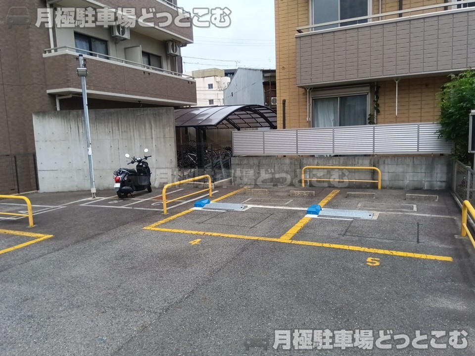 名古屋市千種区千種通5丁目10の月極駐車場2