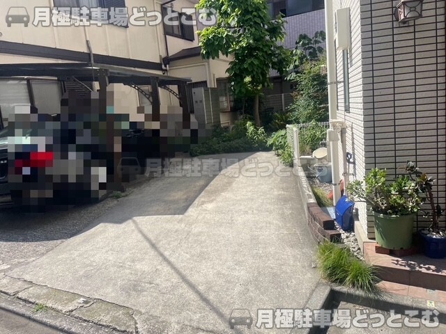 文京区根津1丁目の月極駐車場3