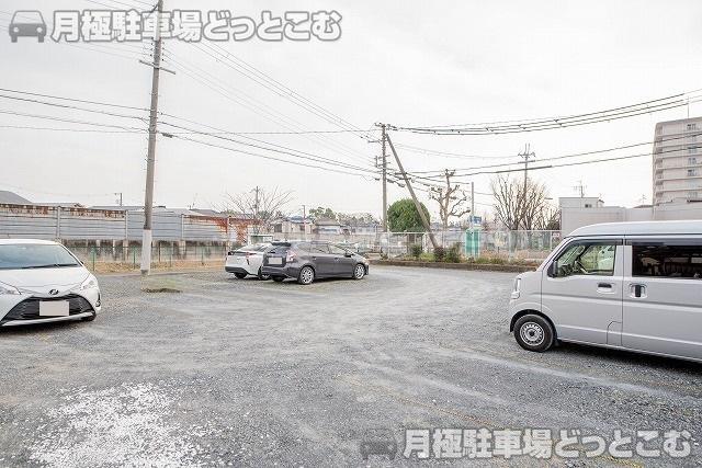 寝屋川市仁和寺本町6-667-8の月極駐車場3