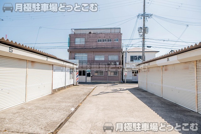 岸和田市極楽寺町2-2-26の月極駐車場3