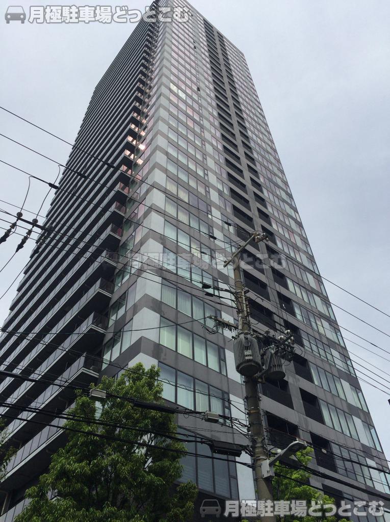 大阪市天王寺区玉造元町8-4の月極駐車場3