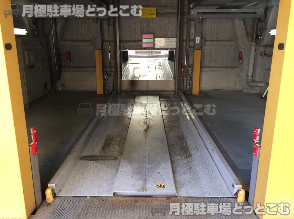 大阪市北区天満橋2-3-10の月極駐車場2