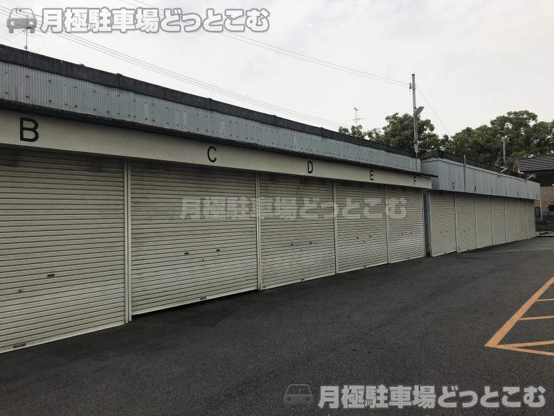 泉大津市豊中町1-8－13の月極駐車場3