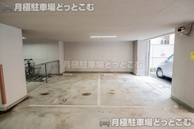 大阪市都島区東野田町5丁目2-18の月極駐車場2