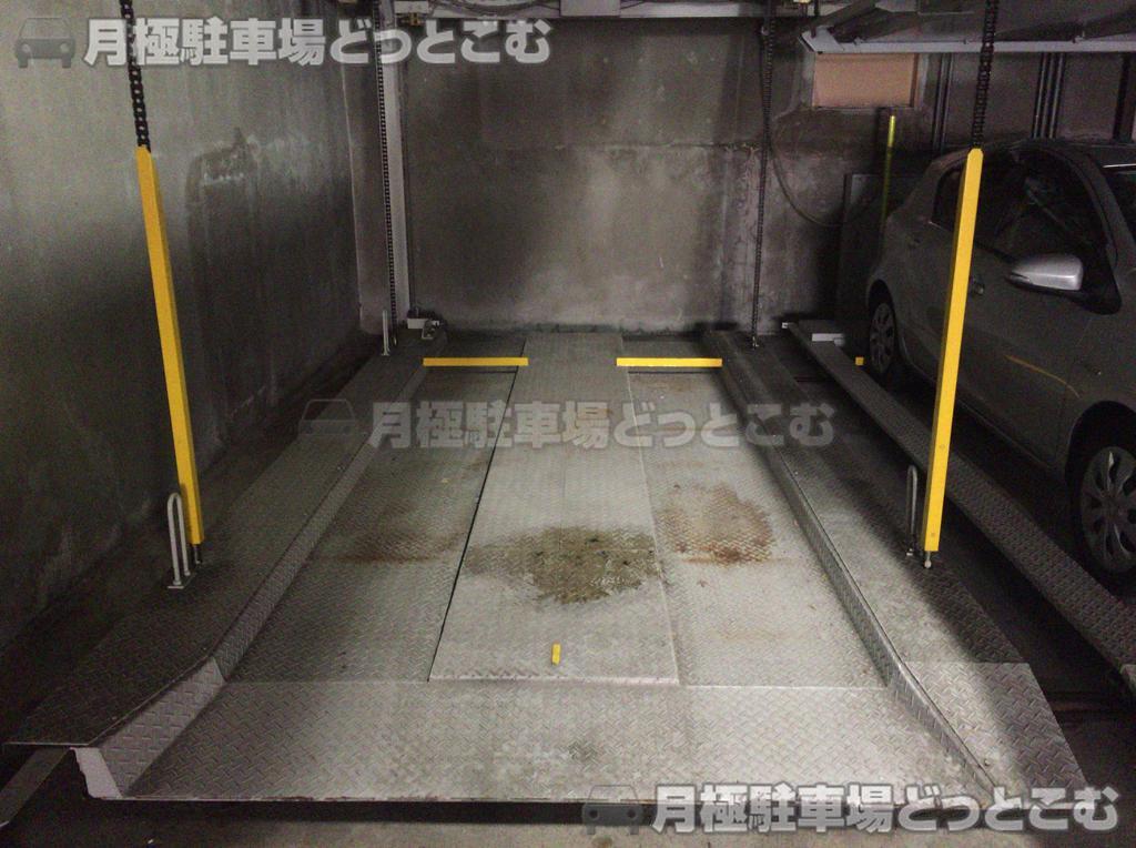 大阪市西区新町4-10-22の月極駐車場2