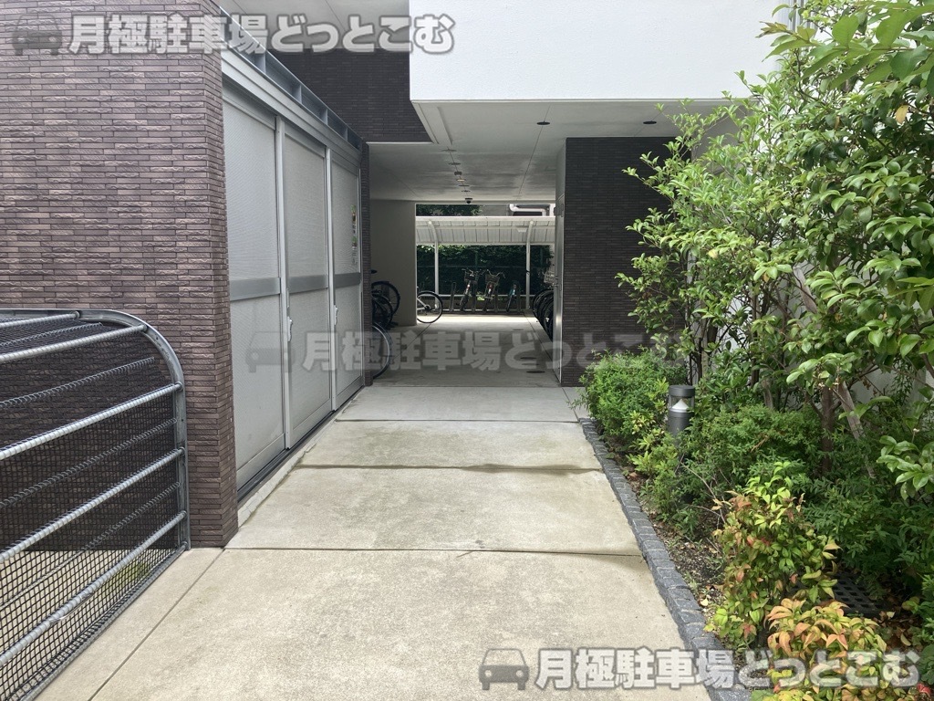 名古屋市中区千代田2丁目18-2の月極駐車場6