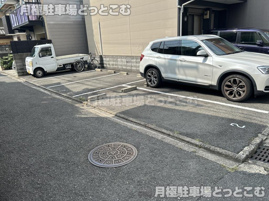 京都市南区八条源町110番8の月極駐車場7
