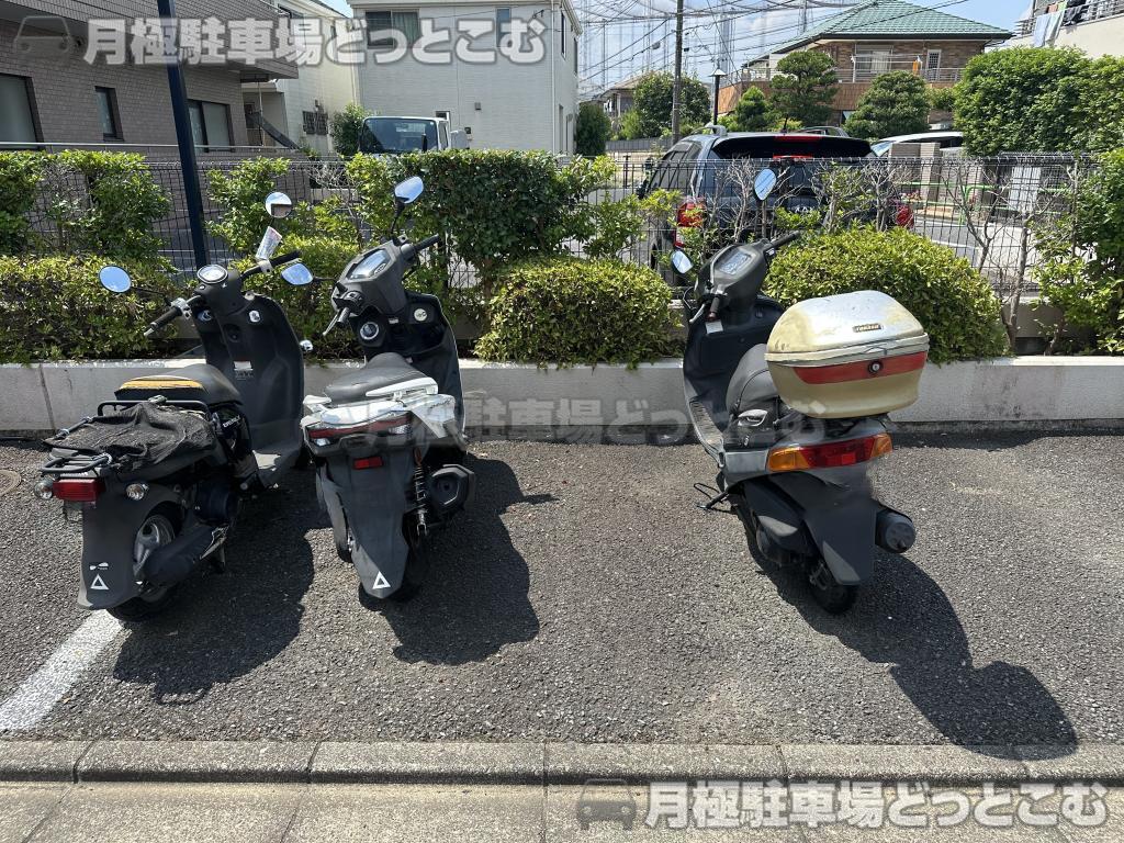 練馬区田柄4丁目6611-9の月極駐車場2