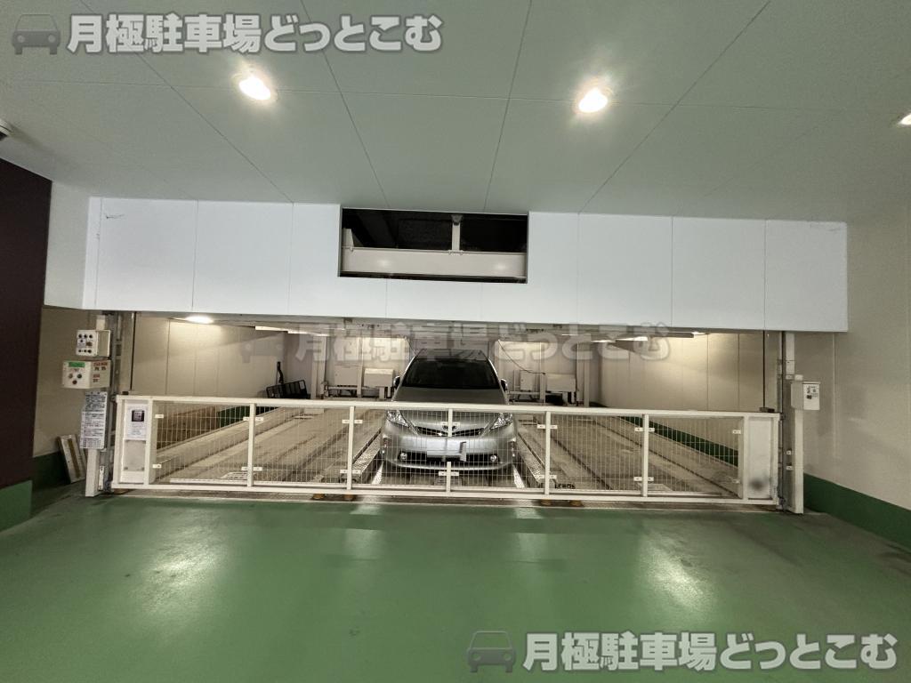 大阪市西区靱本町1丁目88番、89番、90番1の月極駐車場2