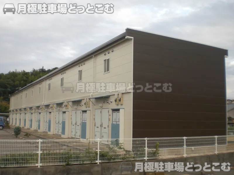 福岡市東区松崎1－3－17の月極駐車場1