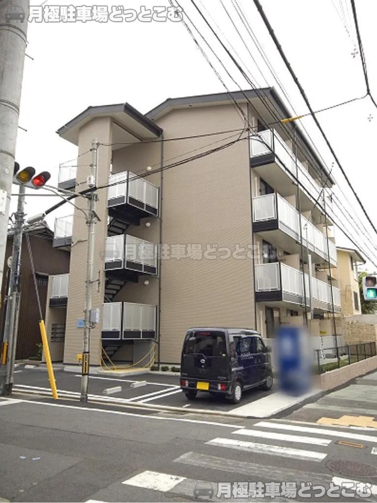 京都市伏見区鍋島町24の月極駐車場1