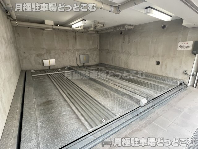 千代田区外神田2丁目7－7の月極駐車場2