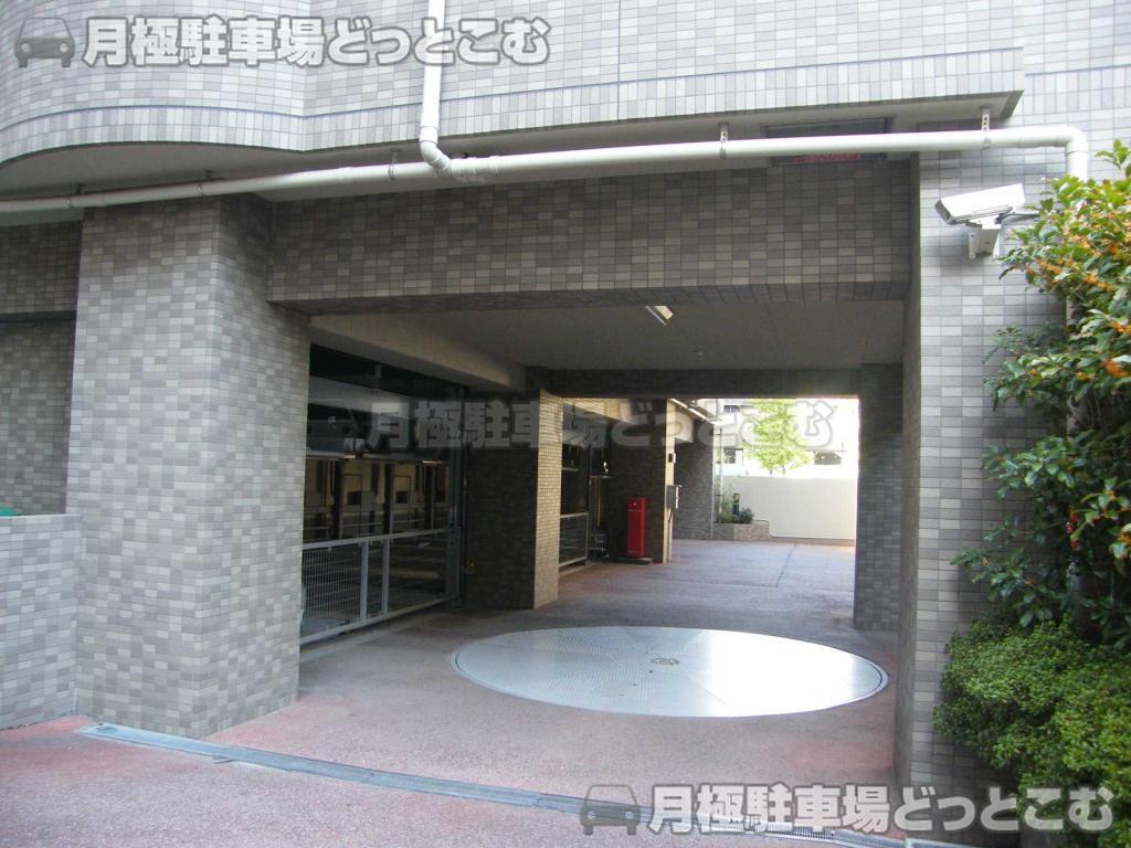 神戸市中央区浜辺通6-1-23の月極駐車場2