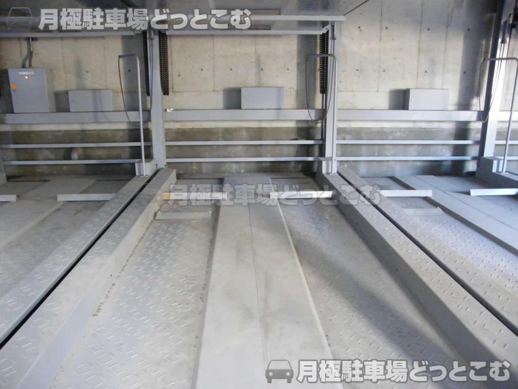 神戸市中央区浜辺通6-1-23の月極駐車場4