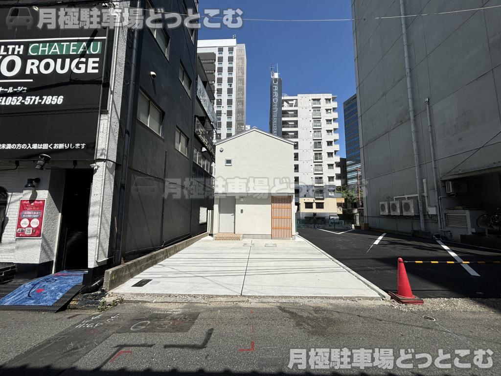 名古屋市中村区那古野1丁目3808番1の月極駐車場2