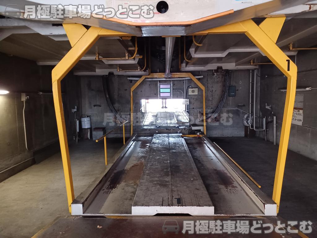 名古屋市中区東桜2丁目23-22の月極駐車場3