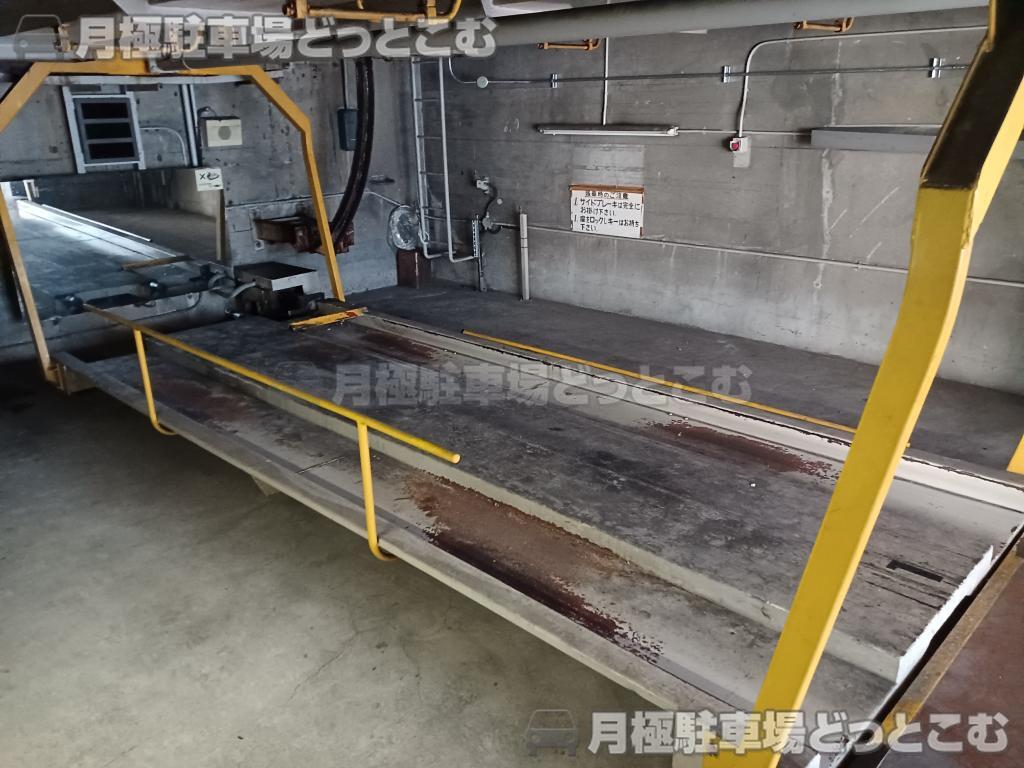 名古屋市中区東桜2丁目23-22の月極駐車場5