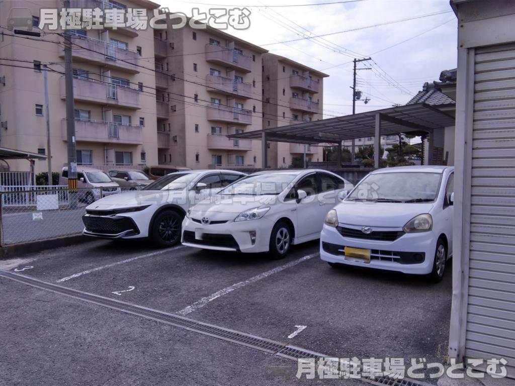 東大阪市加納3丁目8－30の月極駐車場4