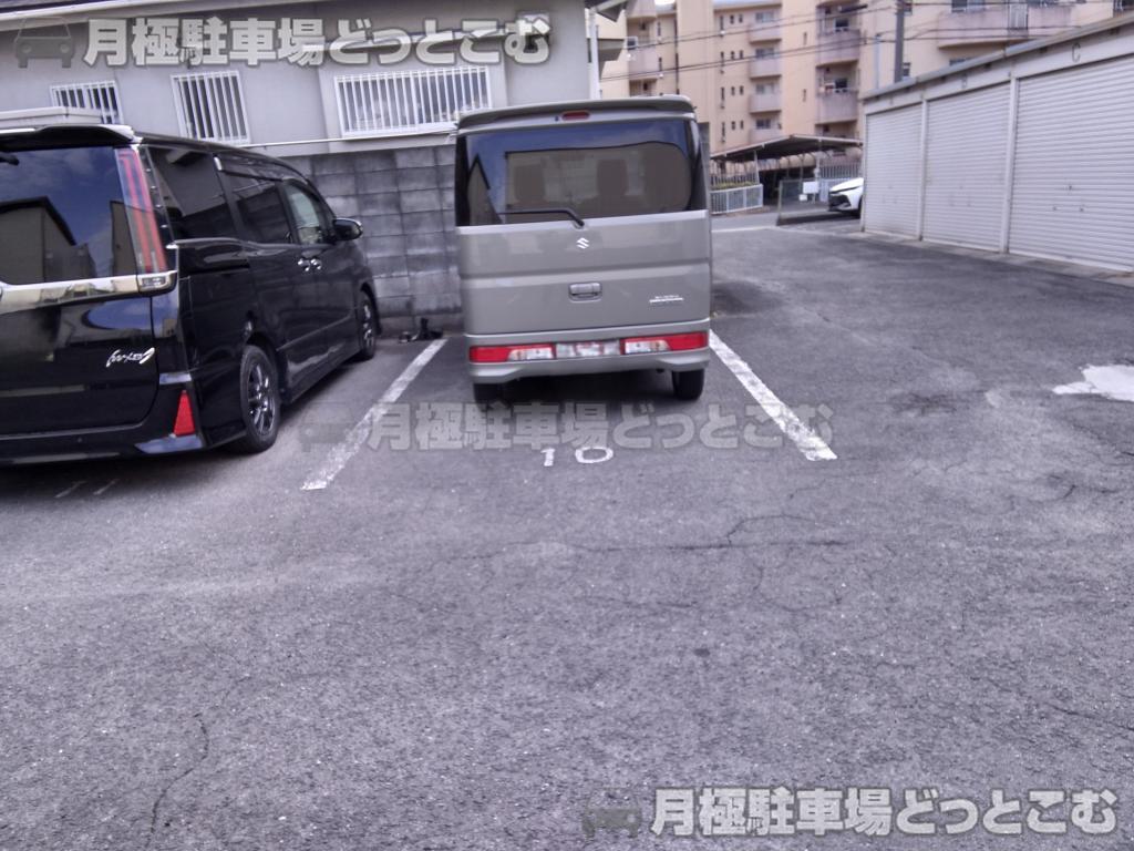 東大阪市加納3丁目8－30の月極駐車場7
