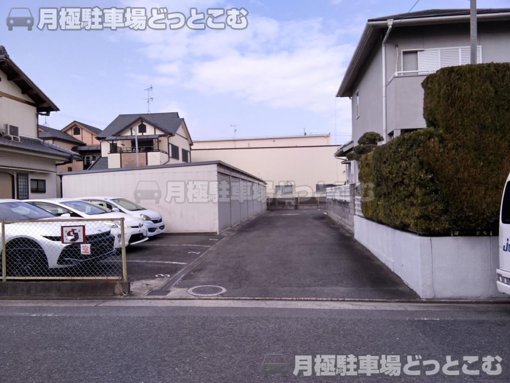 東大阪市加納3丁目8－30の月極駐車場8