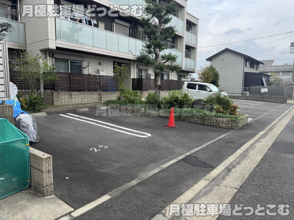 一宮市浜町3丁目15-1の月極駐車場3