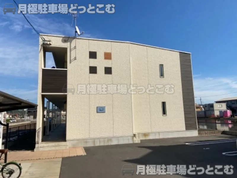 倉敷市連島町鶴新田2484－1の月極駐車場1