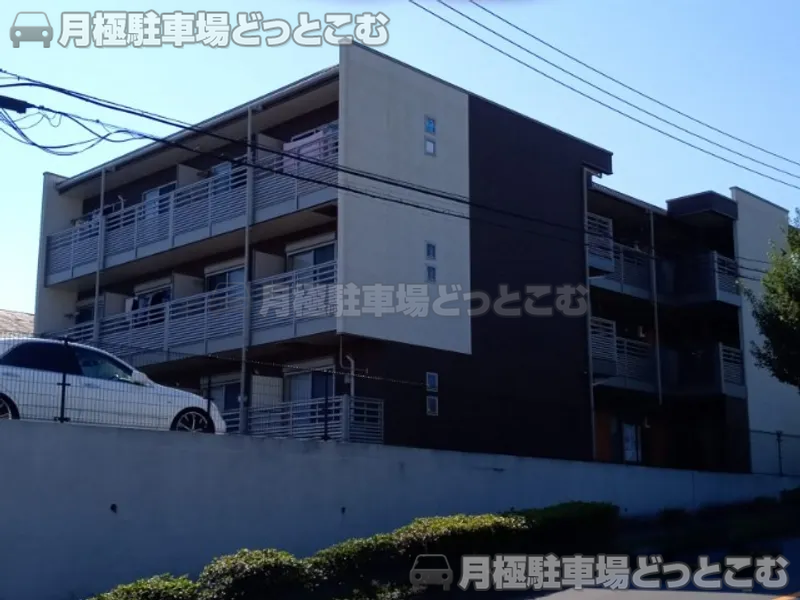 藤沢市石川653－3の月極駐車場1