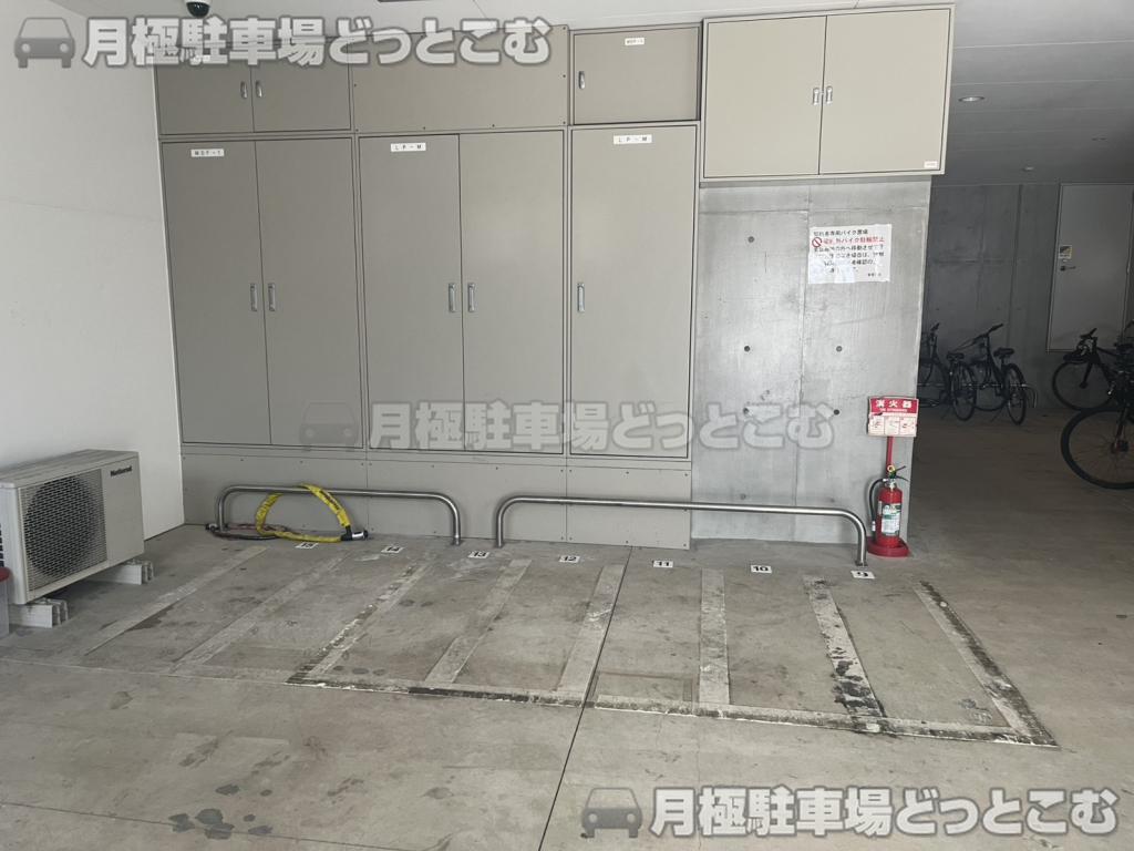 名古屋市中村区那古野1丁目39-3の月極駐車場4