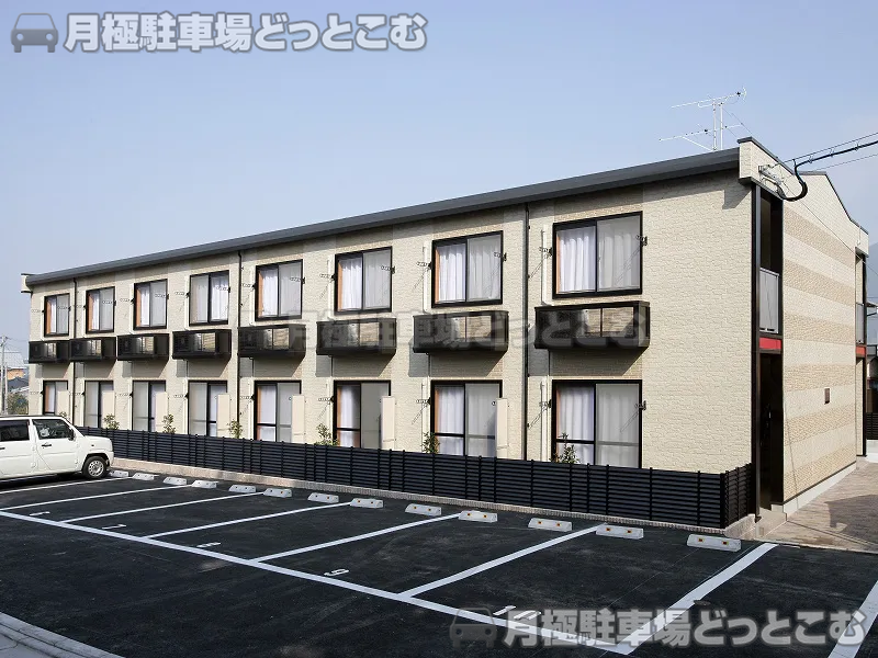 北九州市小倉南区横代東町2－5－26の月極駐車場1