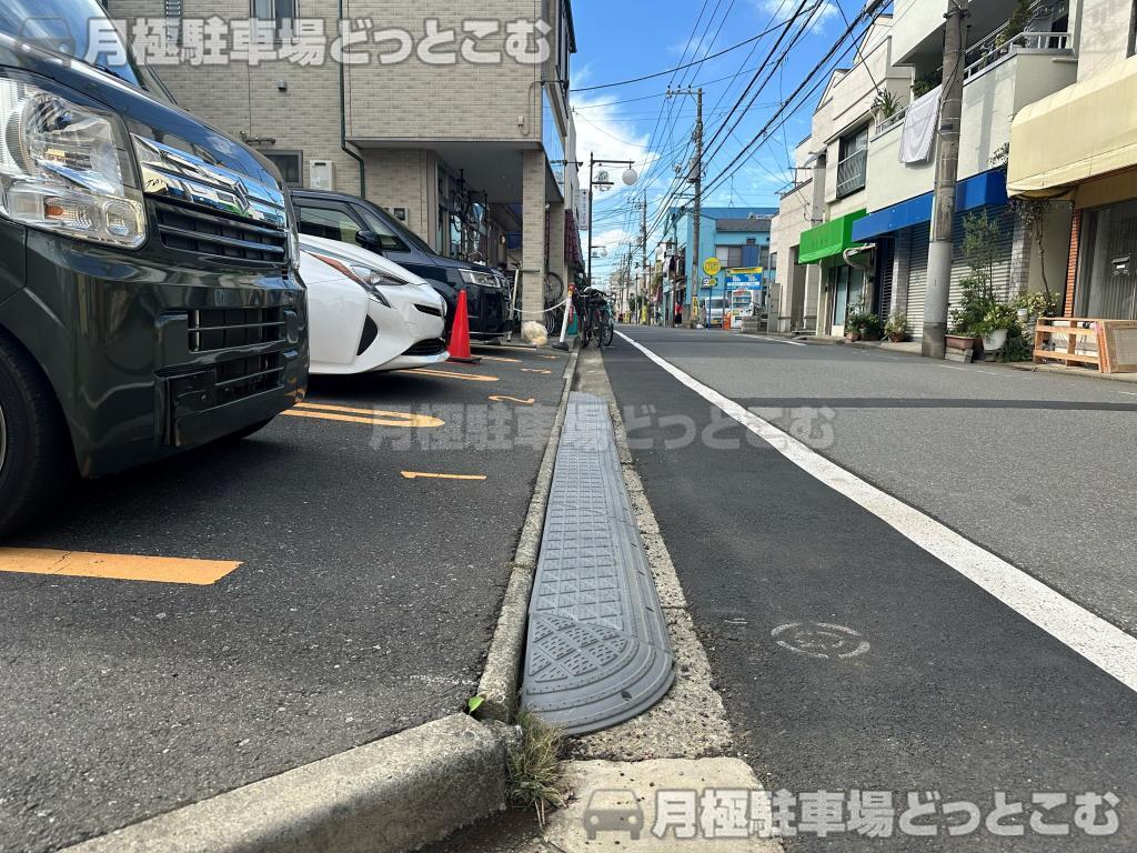 小平市鈴木町1丁目234番1の月極駐車場8