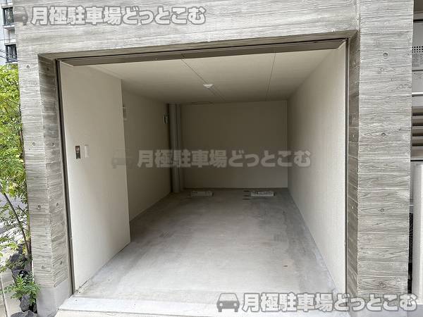 名古屋市中区千代田1丁目13-1の月極駐車場2