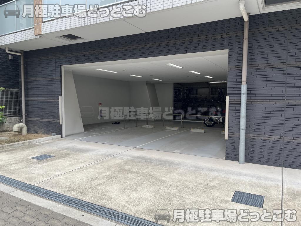 大阪市北区大淀南1丁目10番5号の月極駐車場2