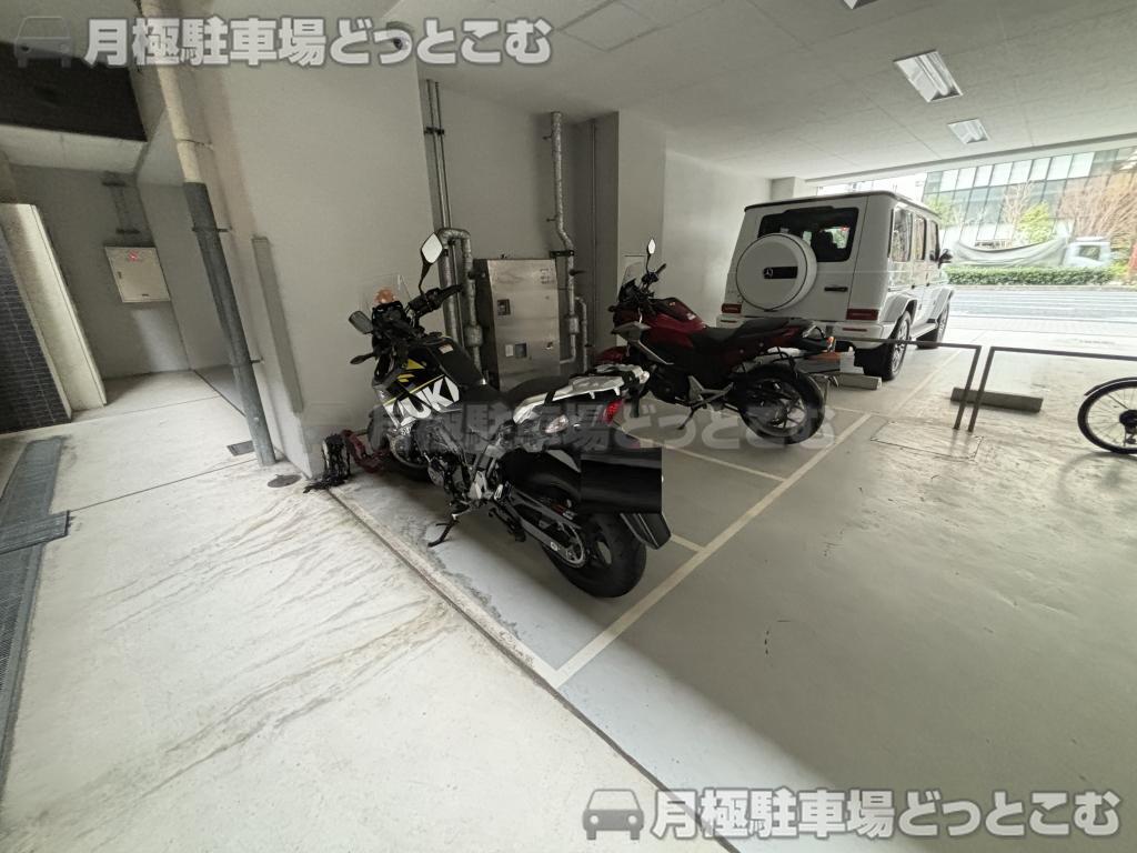 大阪市北区大淀南1丁目10番5号の月極駐車場8