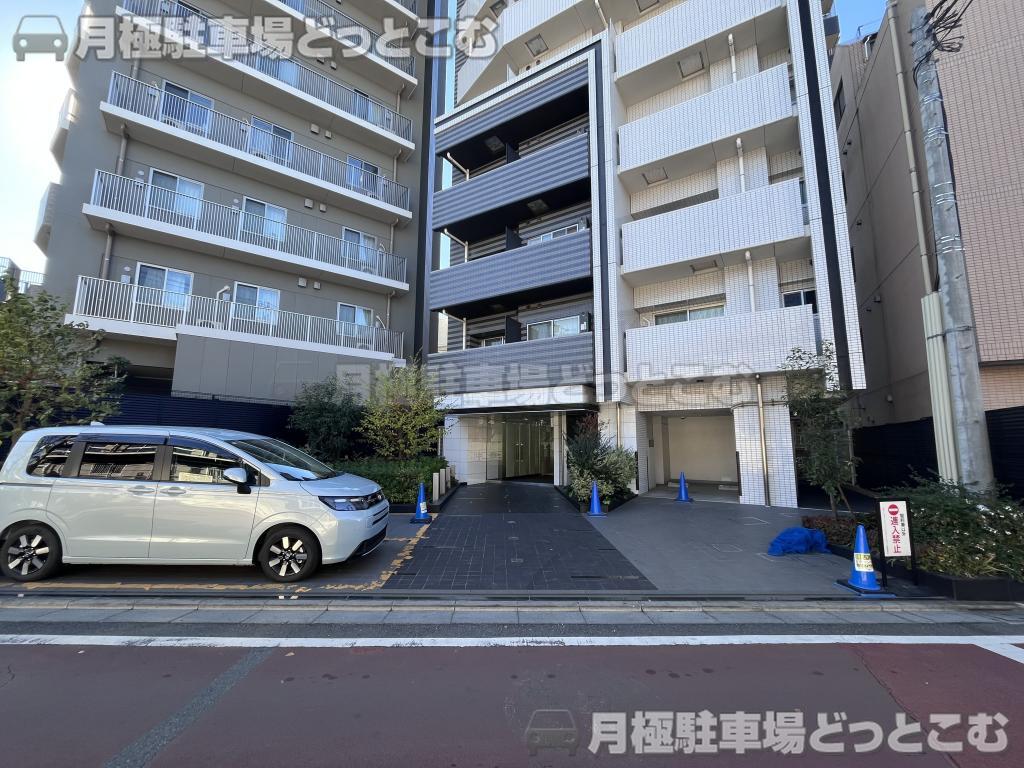 調布市東つつじケ丘1丁目3-2の月極駐車場1
