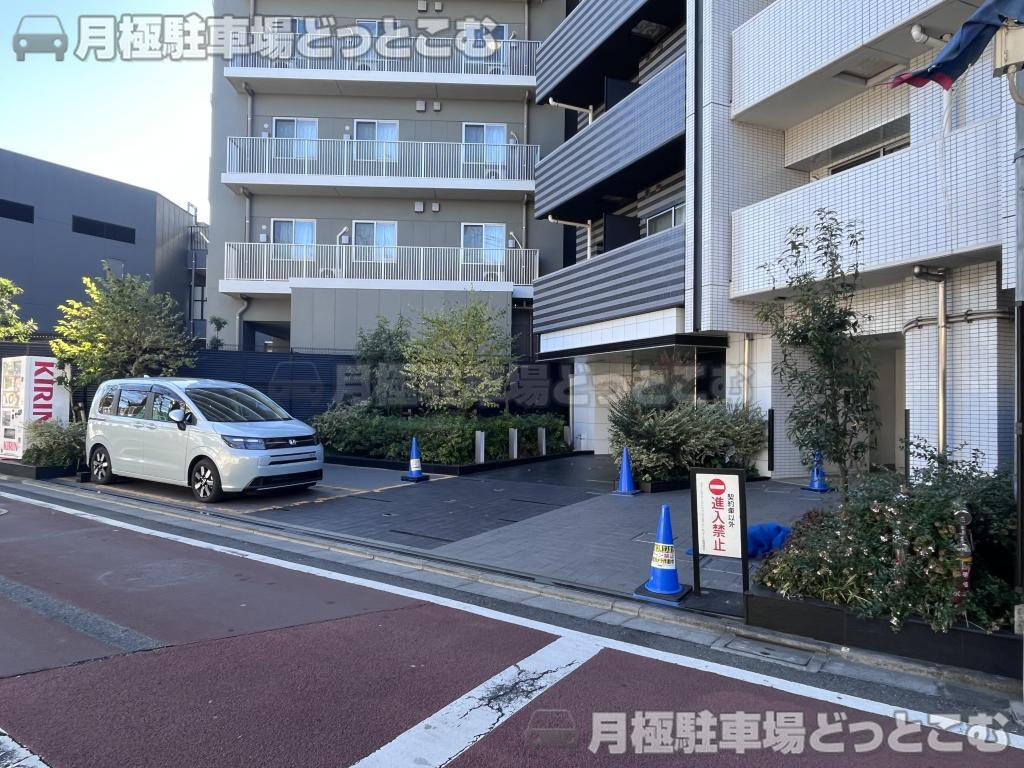 調布市東つつじケ丘1丁目3-2の月極駐車場2