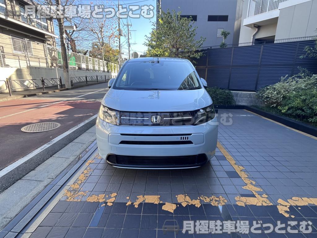 調布市東つつじケ丘1丁目3-2の月極駐車場4