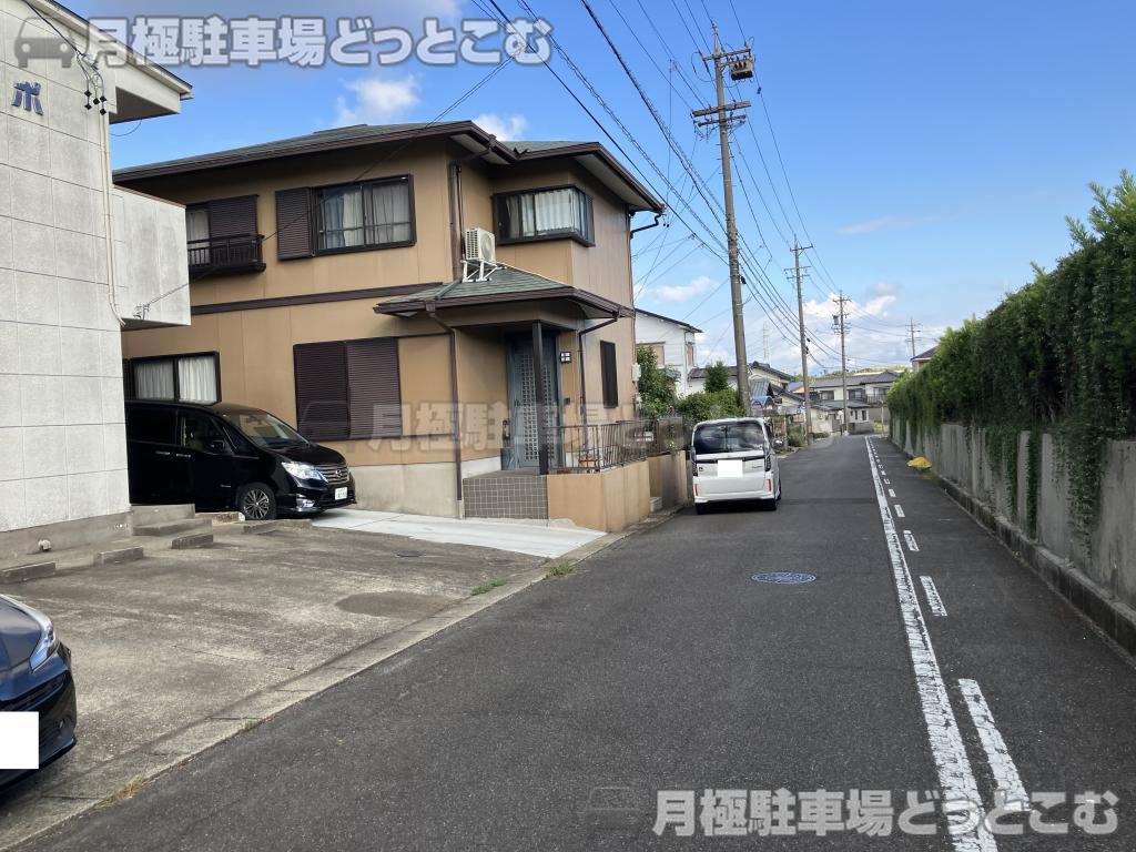 豊明市二村台1丁目29－4 の月極駐車場3