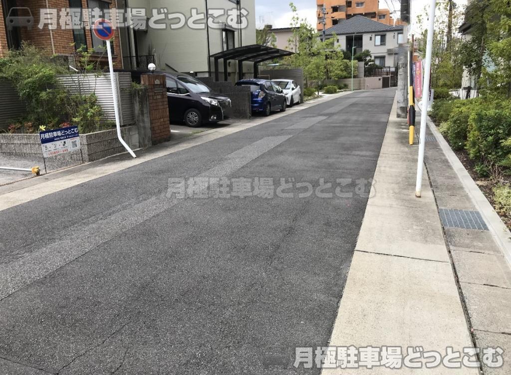 名古屋市名東区藤里町18-2の月極駐車場8
