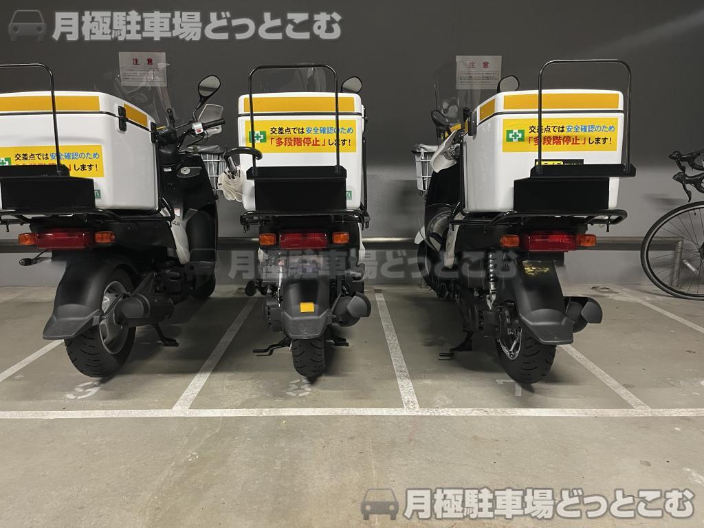 大阪市北区西天満5丁目8の月極駐車場3