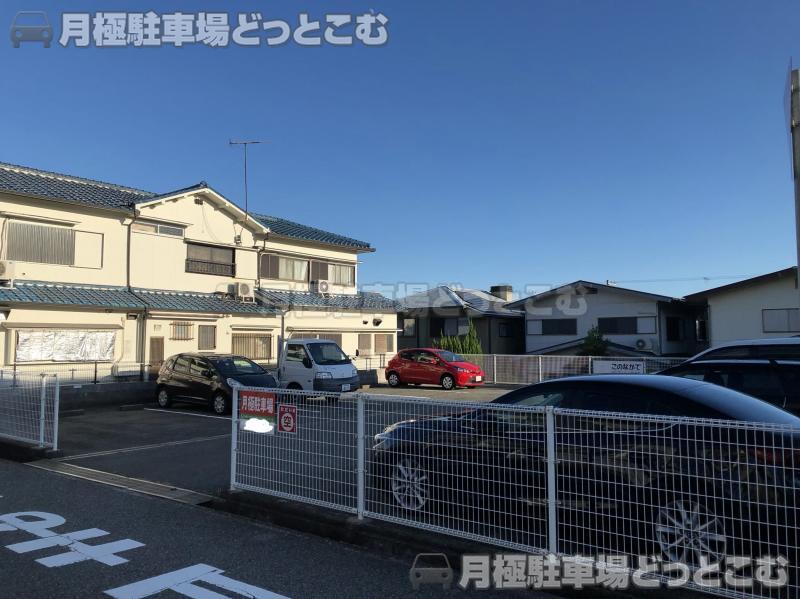 神戸市須磨区白川台1丁目32番8号の月極駐車場1