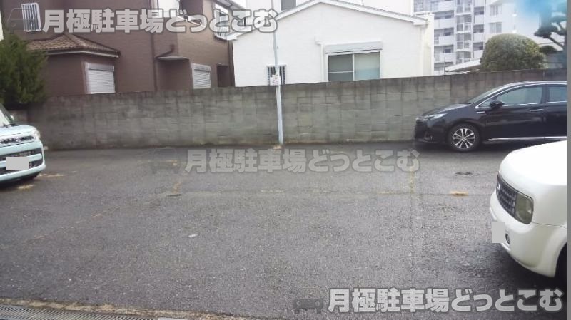 明石市東野町2041-5の月極駐車場2